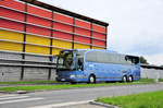 Mercedes Travego von Kuti Reisen aus Ungarn in Krems unterwegs.