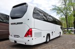  Neutraler  Neoplan Cityliner aus Wien in Drnstein/Wachau/Niedersterreich gesehen.