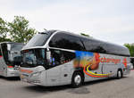 Neoplan Cityliner von SCHARINGER Reisen aus Obersterreich in Krems gesehen.