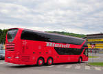 Neoplan Skyliner von Biendl Reisen aus der BRD in Krems gesehen.