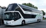 Neoplan Skyliner von Kylltal-Reisen steht auf einem Rastplatz an der A 7