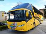 Neoplan Starliner von JobTours aus Deutschland in Sassnitz.