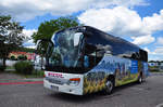 Setra 415 GT-HD von Riedl Reisen aus der BRD in Krems gesehen.