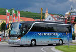 Setra 415 HD von Schneider Reisen aus der CH in Krems gesehen.