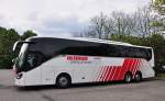 Setra 516 HD von Globus aus Polen am 30.4.2015 in Krems.