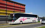 Setra 517 HD von M.Albrecht  Rofan Reisen  aus sterreich in Krems gesehen.