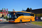 Setra 515 HD von GRESER Reisen aus der BRD in Krems gesehen.