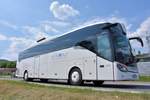 Setra 516 HD von Uniworld Reisen aus der SK in Krems.