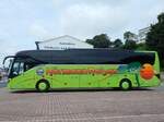 Setra 516 HD von Hörmann Reisen aus Deutschland im Stadthafen Sassnitz.