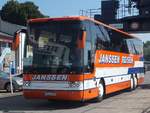 Van Hool T917 von Janssen aus Deutschland im Stadthafen Sassnitz.