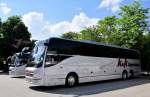 2 mal VOLVO 9700 von  K & K Busreisen aus sterreich am 29.5.2013 in Krems an der Donau.