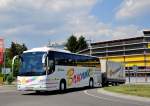 Volvo 9700 mit einem Radanhnger von Brunner Reisen aus Niedersterreich in Krems unterwegs.