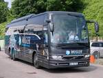 Volvo 9900 von Mugler aus Frankreich im Stadthafen Sassnitz.