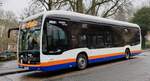 MB eCitaro der ESWE steht an einer Haltestelle bereit f�r die n�chste Tour, 11-2025