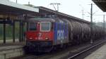 421-397 durchf�hrt mit einem G�terzug den Hauptbahnhof von Braunschweig.