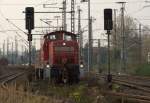 294 668 - 9 abfahrbereit mit einem langen G�terzug in Coswig. 01.10.2014 16:54 Uhr.