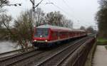 Ein RE nach Bamberg im Stadtgebiet von Schweinfurt.