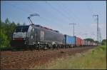 DB Schenker ES 64 F4-806 / 189 806 mit einem Containerzug am 20.06.2013 in der Berliner Wuhlheide