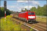 Und hinter mir wartet die S2 nach Bernau: DB Schenker 189 088-8 mit H-Wagen am 11.08.2014 durch Panketal-Zepernick. Gruß an den Tf!