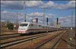 DB Fernverkehr 402 002 / Tz 202 durcheilt am 07.04.2013 den Bahnhof Berlin Sch�nefeld Flughafen