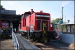 DB 362 597-7 stellt sich auf der Drehscheibe den interessierten Besuchern zur Schau (Bahnhofsfest Berlin-Lichtenberg 03.10.2010)