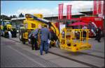 Vom italienischen Hersteller Platform Basket kommt die Zweiwege-B�hne Rail Road 14 EVO.
