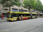 HHA 7919 am 27.6.2012 auf der Linie 109 nach Alsterdorf an der Haltestelle Gerhart-Hauptmann-Platz in der Mnckebergstr.