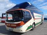 Neoplan Starliner von De Stralsunner aus Deutschland im Stadthafen Sassnitz.