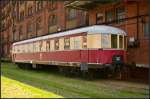 DR 195 603-6 / VS 145 014 Bwiq in Magdeburg Neustadt, 10.05.2015
<br><br>
Der Steuerwagen wurde 1934 bei WUMAG in Görlitz gebaut und an die DR ausgeliefert. Bis 1977 war der VS in Halberstadt stationiert. Die Ausmusterung erfolgte 1979. Das Fahrzeug befindet sich im Besitz der Magdeburger Eisenbahnfreunde und war auf dem Familienfest am Hafen zu sehen.