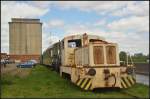 KMT 1 in Magdeburg Neustadt, 10.05.2015    Der Rangierdiesel wurde 1961 bei LKM gebaut und ging an den Konsum M�hlen- und Teigwarenbetrieb Magdeburg, wo sie die Nummer  1  erhielt.