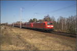 DB Cargo 145 035-2 und 145 074 zogen am 06.04.2018 den Kohlezug durch die Berliner Wuhlheide