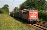 DB Schenker 140 876-4 und DB-G�terwagen (gesehen Lehrte-Ahlten b.