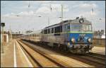 PKP Cargo SU46-037 kommt mit dem EC 67000/1 248 Wawel (Wroclaw Glowny - L�neburg) am 18.04.2013 nach Cottbus zum Lokwechsel eingefahren