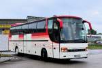 Setra 315 HDH aus Polen im Mai 2014 in Krems.