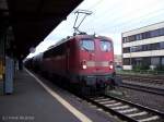 Railion 140 858-2 fuhr mit einem Kesselzug früh morgens um 5 Uhr durch Bebra, 30.05.2005