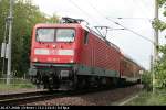 DB Regio 112 121-9 mit dem RE1 am B hinter dem Bahnhof (gesichtet Erkner, 26.07.2008).