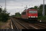 155 139-9 (ohne Logo oder Beschriftung) mit leeren Containerwagen (Berlin Hirschgarten, 05.09.2008)