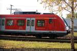 DB 422 019 / 422 519-9 mit UIC-Nummer sowohl am Rahmen als auch im gelben Streifen der 1. Klasse. Der Triebzug ist fr die S-Bahn Rhein-Ruhr bestimmt (Hennigsdorf, 23.10.2008)