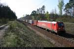 Railion 185 227-6 mit Containerzug (DB Schenker Rail Deutschland AG, gesichtet Grünheide Fangschleuse 14.04.2009).