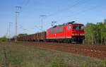 DB Schenker 155 020-1 mit Eaos-x-Wagen (Berlin Wuhlheide, 20.04.2009).