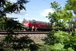 DB 218 208-7 mit Bauzug (Falkensee, 23.05.2009).