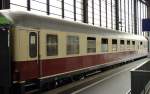 Im Sonderzug war auch dieser Rheingold-Wagen D-CBB 56 80 10-80 141-9 Am 036 (Berlin Zoologischer Garten, 30.05.2009).