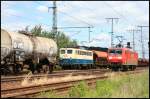 DB Schenker 145 063-4 und DB 140 423-5 (Update: 07.2009 z-gestellt, 19.12.2011 in Mainz-Bischofsheim z) kamen gleichzeitig.