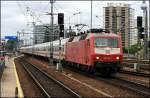 DB 120 139-1 kommt mit einem unbekanntem IC (Berlin Ostbahnhof, 27.06.2009 - Update: Umzeichnung 09.2010 in 120 208)