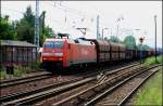 DB Cargo 152 020-4 mit einem gemischtem Gterzug (DB Schenker Rail Deutschland AG, gesichtet Berlin Hirschgarten 01.07.2009)