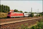 DB Fernverkehr 101 023-0 (91 80 6 101 023-0 D-DB) mit dem IC 2157 nach Stralsund in Berlin Bornholmer Str, 31.07.2009