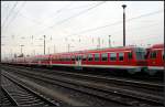 DB 614 052-9  Gemeinde Vorra  in einer Reihe anderer abgestellter Triebzüge (Cottbus, 28.12.2009)