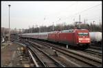 DB 101 124-6 mit Wagenlok 101 125-3, vier P-Wagen und 101 035-4 am Schluss (Berlin Greifswalder Str 18.03.2010)