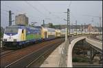 Die  Rizzi -Lok 146 535-0 von metronom war mit einem Sonderzug zu Gast in Berlin. Hier fhrt sie als DPN-D 88976 von Bln.-Ostbahnhof kommend in den Berliner Hauptbahnhof ein (NVR-Nummer 91 80 6146 535-0 D-ME, gesehen Berlin Hauptbahnhof /Lehrter Bahnhof 07.08.2010)