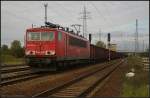 RAILION DB Logistics 155 066-4 mit einem Zug Eas-Wagen Richtung Genshagener Heide unterwegs (gesehen Berlin Schönefeld Flughafen 06.10.2010)